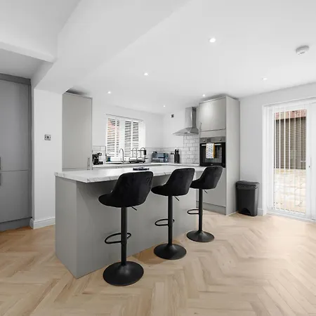 Entire Modern & Spacious 3Bdr Home In Manchester Right Next To Coop Live & Ethiad Exterior photo