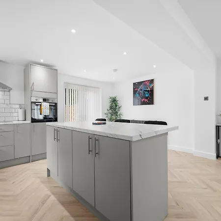 Entire Modern & Spacious 3Bdr Home In Manchester Right Next To Coop Live & Ethiad Exterior photo