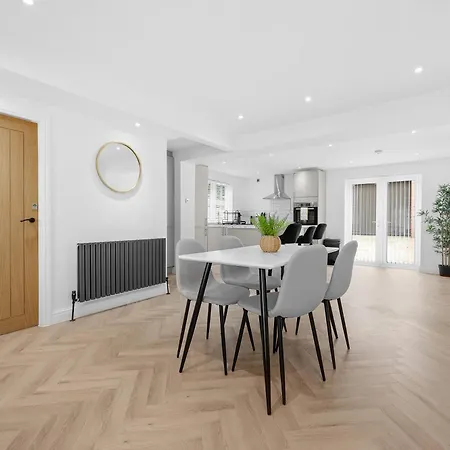 Entire Modern & Spacious 3Bdr Home In Manchester Right Next To Coop Live & Ethiad Exterior photo