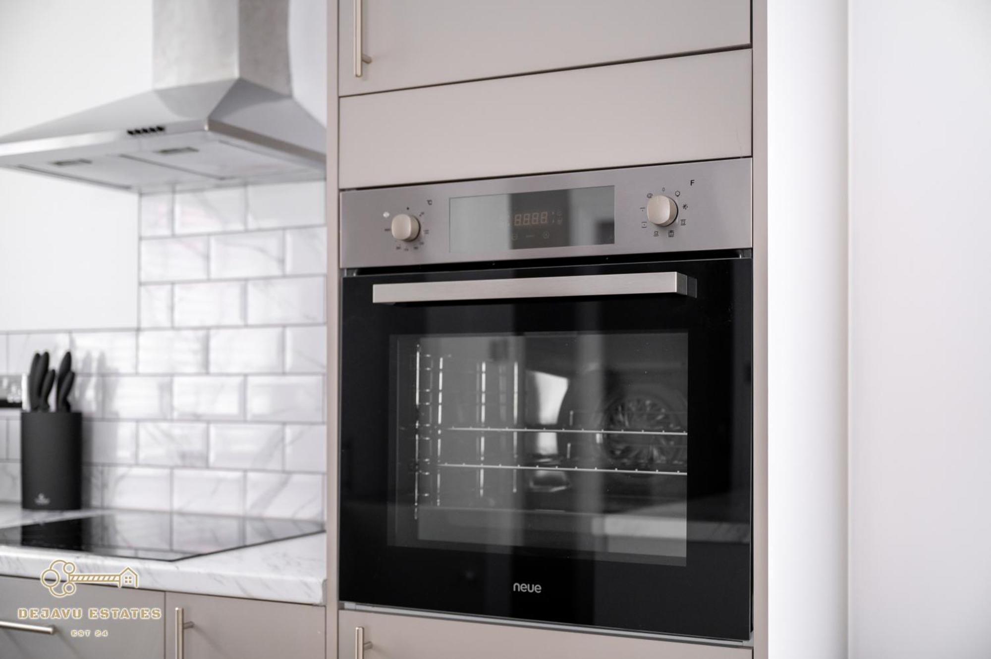 Entire Modern & Spacious 3bdr In Right Next To Coop Live & Ethiad Дом отдыха *