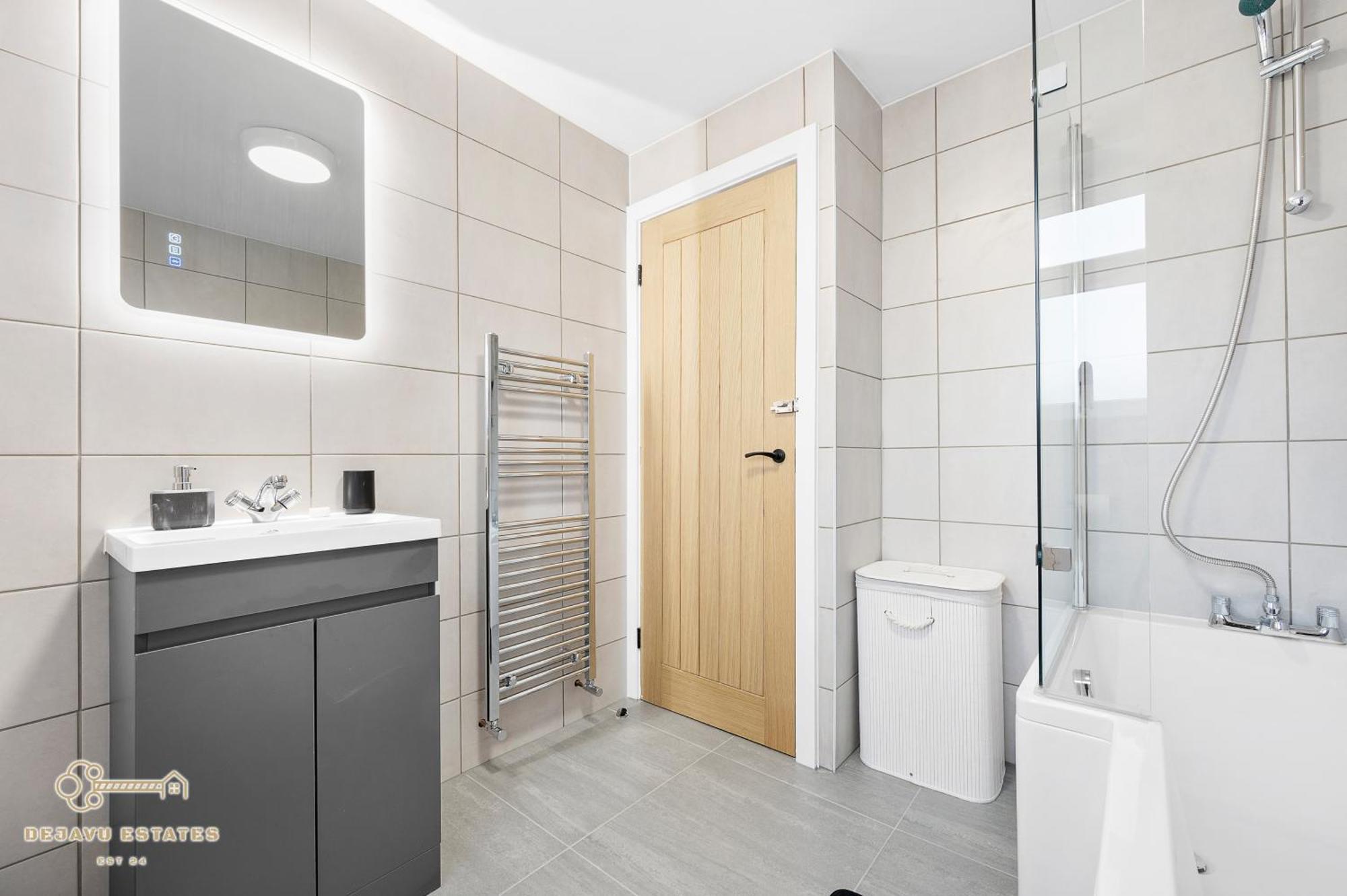 Entire Modern & Spacious 3bdr In Right Next To Coop Live & Ethiad Дом отдыха Манчестер