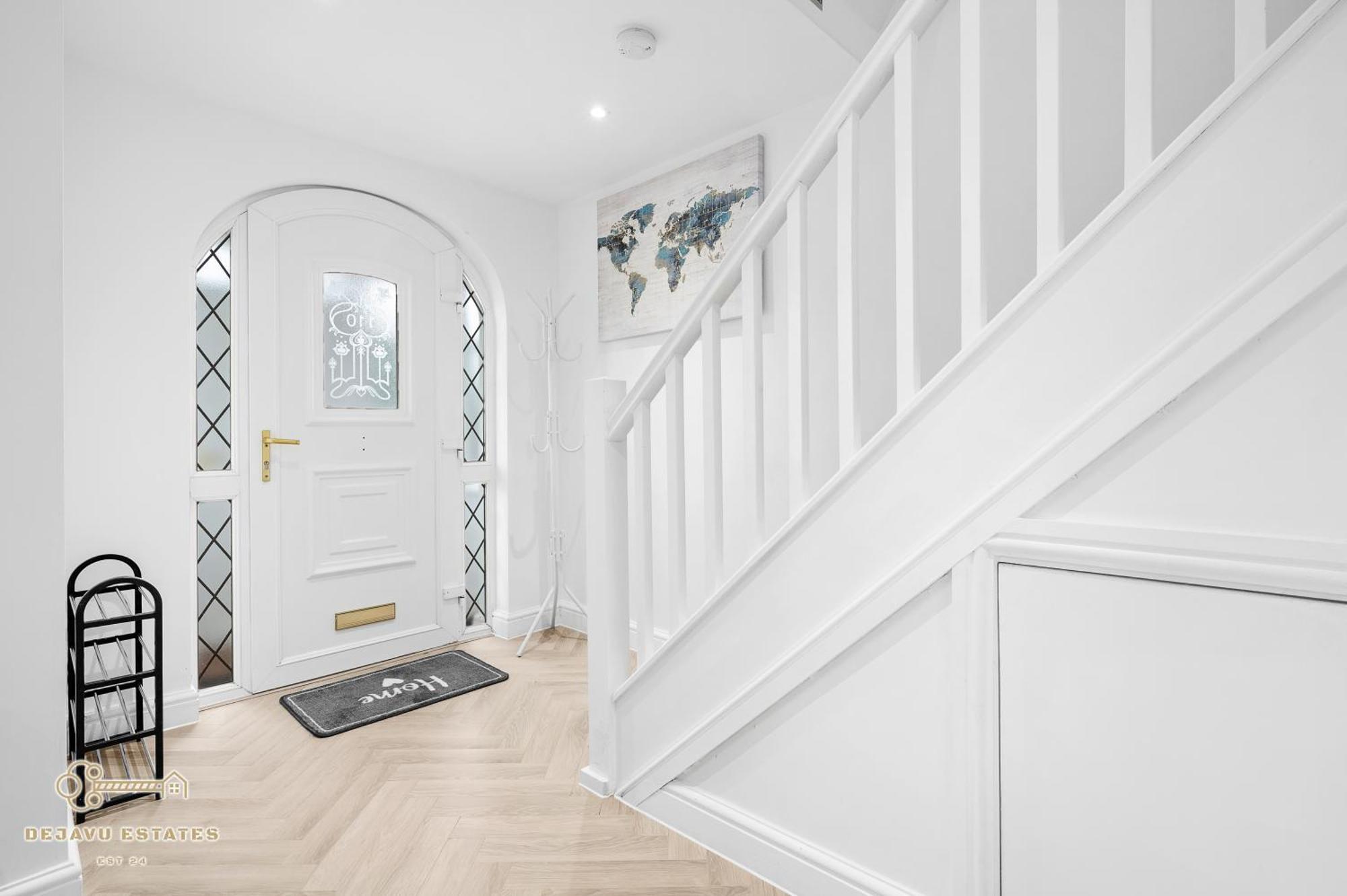 Entire Modern & Spacious 3bdr In Right Next To Coop Live & Ethiad Манчестер