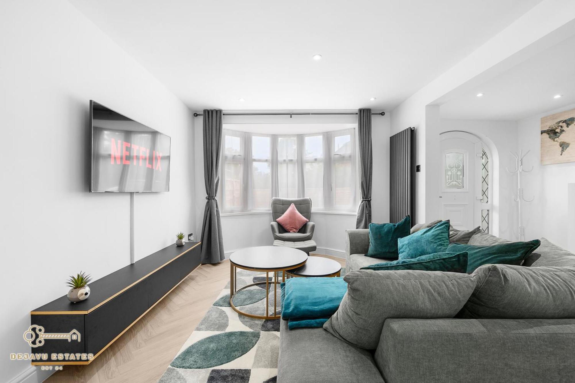 Entire Modern & Spacious 3bdr In Right Next To Coop Live & Ethiad Дом отдыха *